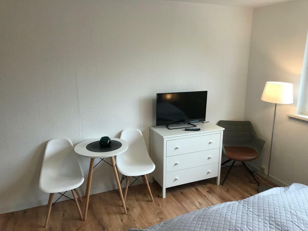 An Der Uniklinik, Apartment Mit Eigener Kueche Und Renoviertem Badezimmer, Zentrale Lage ホンブルク エクステリア 写真